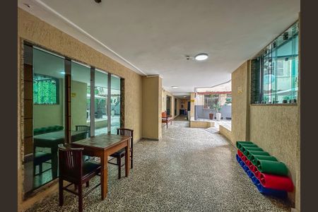 Apartamento para alugar com 72m², 2 quartos e sem vaga