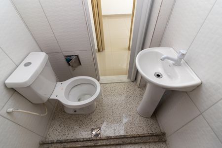 Apartamento para alugar com 47m², 2 quartos e 1 vaga Apartamento para alugar com 47m², 2 quartos e 1 vagaBanheiro