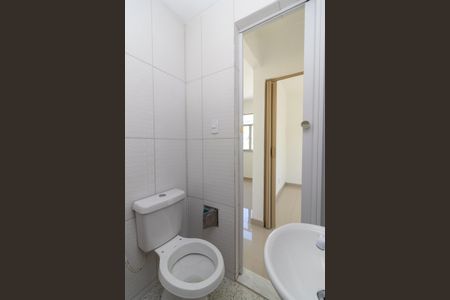 Apartamento para alugar com 47m², 2 quartos e 1 vaga Apartamento para alugar com 47m², 2 quartos e 1 vagaBanheiro