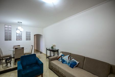 Casa à venda com 180m², 3 quartos e 2 vagasSala