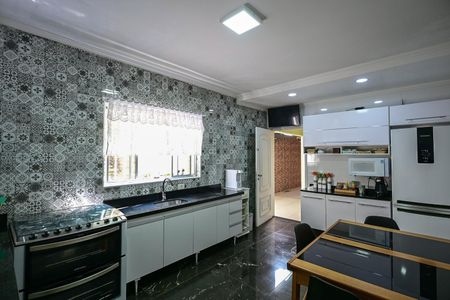 Casa à venda com 180m², 3 quartos e 2 vagasCozinha