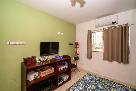 Casa à venda com 180m², 3 quartos e 2 vagasSuíte