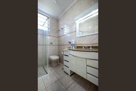 Casa à venda com 180m², 3 quartos e 2 vagasBanheiro