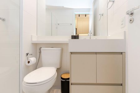 Studio para alugar com 32m², 1 quarto e sem vaga Studio para alugar com 32m², 1 quarto e sem vagaBanheiro