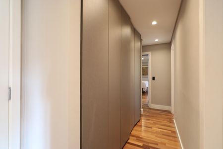 Apartamento à venda com 175m², 4 quartos e 4 vagasCorredor