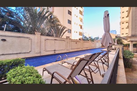 Apartamento à venda com 175m², 4 quartos e 4 vagasÁrea comum - Piscina