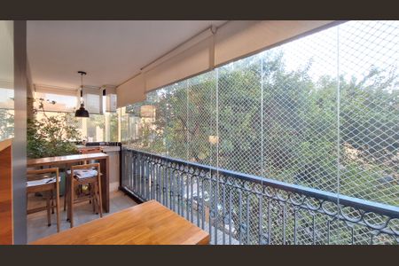 Apartamento à venda com 175m², 4 quartos e 4 vagasVaranda