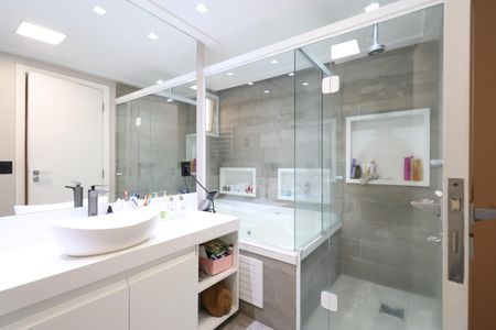 Apartamento à venda com 175m², 4 quartos e 4 vagasBanheiro da Suíte 4