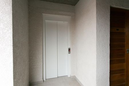Apartamento à venda com 39m², 2 quartos e sem vagaÁrea Comum - Elevador