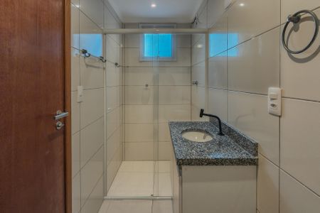 Apartamento para alugar com 80m², 2 quartos e 1 vaga Apartamento para alugar com 80m², 2 quartos e 1 vagaBanheiro da Suíte