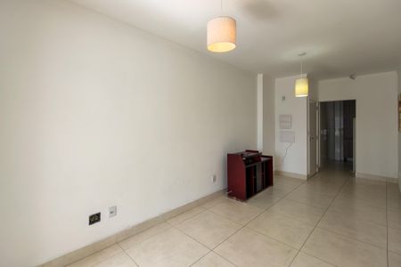 Apartamento para alugar com 80m², 2 quartos e 1 vaga Apartamento para alugar com 80m², 2 quartos e 1 vagaSala