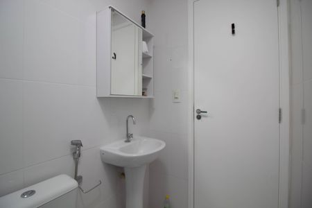Apartamento à venda com 58m², 2 quartos e 1 vaga Apartamento à venda com 58m², 2 quartos e 1 vagaBanheiro