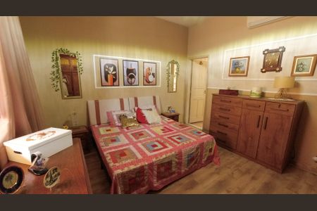 Casa à venda com 200m², 5 quartos e 2 vagasSuíte