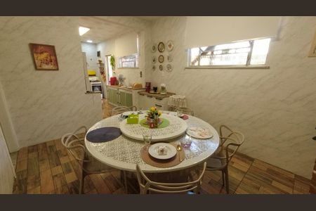 Casa à venda com 200m², 5 quartos e 2 vagasCopa