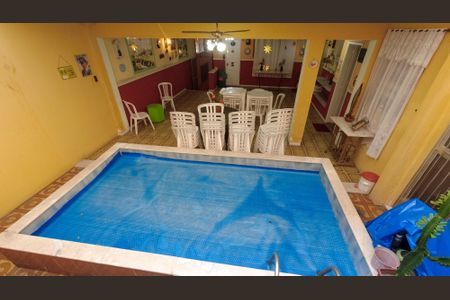 Casa à venda com 200m², 5 quartos e 2 vagasPiscina