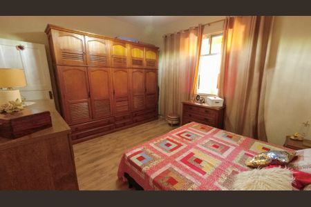 Casa à venda com 200m², 5 quartos e 2 vagasSuíte