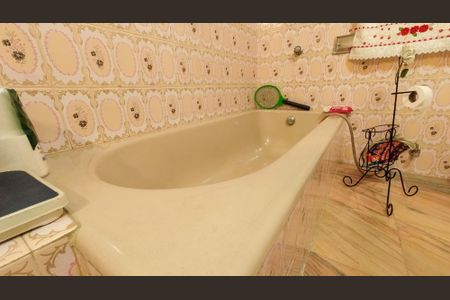 Casa à venda com 200m², 5 quartos e 2 vagasBanheiro da Suíte