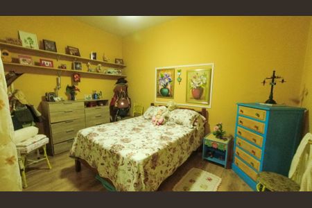 Casa à venda com 200m², 5 quartos e 2 vagasQuarto 2