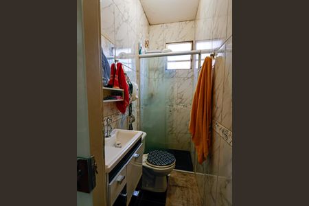 Banheiro de apartamento à venda com 2 quartos, 70m² em Granja de Freitas, Belo Horizonte