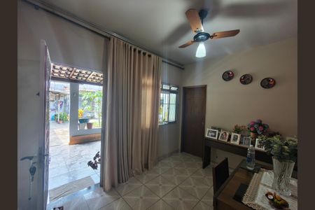 Sala de casa à venda com 2 quartos, 525m² em Taquara, Rio de Janeiro