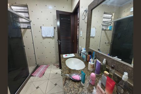 Casa à venda com 525m², 2 quartos e 3 vagas Casa à venda com 525m², 2 quartos e 3 vagasBanheiro Social