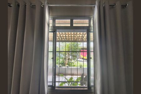 Casa à venda com 525m², 2 quartos e 3 vagas Casa à venda com 525m², 2 quartos e 3 vagasJanela - Quarto 1