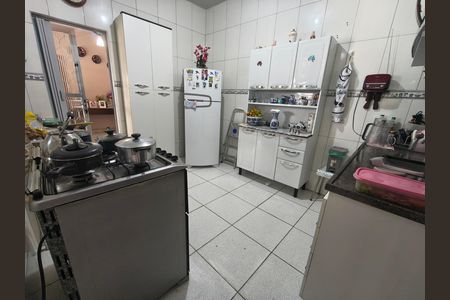 Casa à venda com 525m², 2 quartos e 3 vagas Casa à venda com 525m², 2 quartos e 3 vagasCozinha