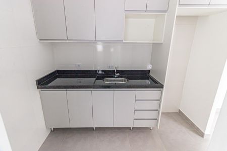 Cozinha de apartamento para alugar com 1 quarto, 27m² em Vila Prudente, São Paulo