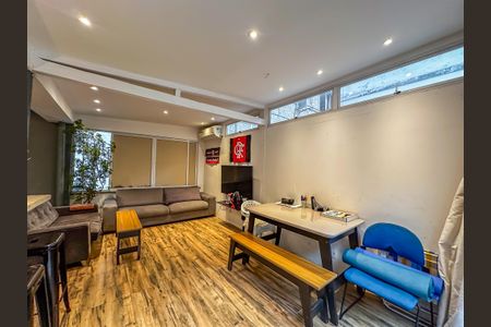 Apartamento para alugar com 120m², 3 quartos e sem vaga