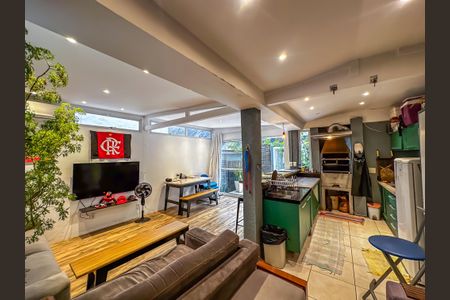 Apartamento para alugar com 120m², 3 quartos e sem vaga