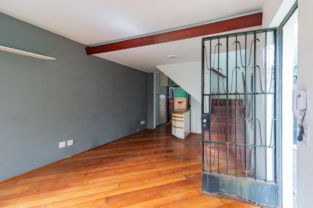 Casa à venda com 130m², 2 quartos e 2 vagasSala 1