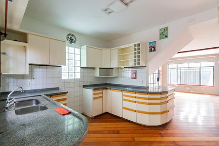 Casa à venda com 130m², 2 quartos e 2 vagasCozinha