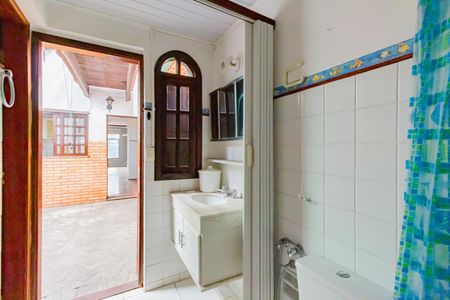 Casa à venda com 130m², 2 quartos e 2 vagasBanheiro da Suíte