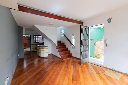 Casa à venda com 130m², 2 quartos e 2 vagasSala 1