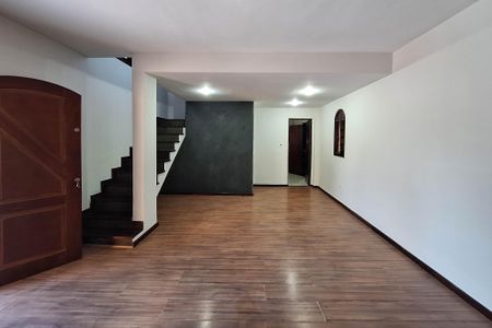 Casa para alugar com 450m², 2 quartos e 4 vagas Casa para alugar com 450m², 2 quartos e 4 vagasSala