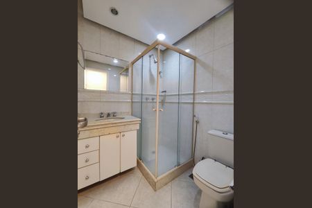Apartamento à venda com 117m², 3 quartos e 2 vagasBanheiro social