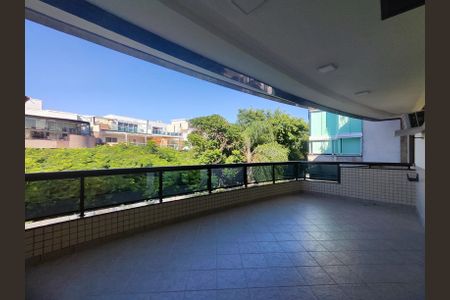 Apartamento à venda com 117m², 3 quartos e 2 vagasVaranda