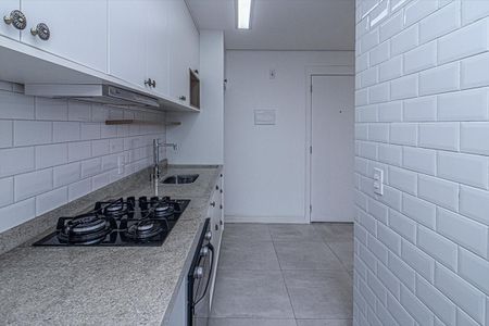 Apartamento à venda com 40m², 2 quartos e 1 vaga Apartamento à venda com 40m², 2 quartos e 1 vagacozinha e área de serviço compartilhadas_4