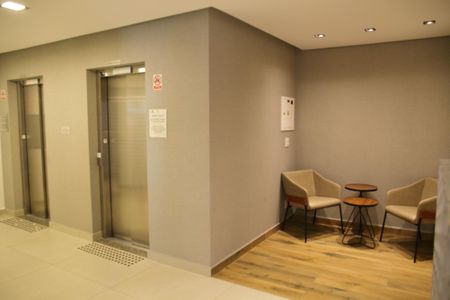 Apartamento para alugar com 48m², 2 quartos e 1 vagaÁrea comum - hall de entrada 