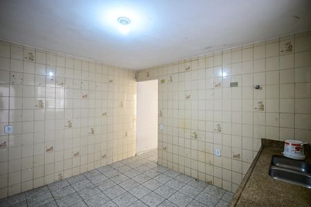 Casa à venda com 160m², 2 quartos e 2 vagasCozinha