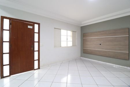 Sala de casa para alugar com 4 quartos, 300m² em Patrimônio, Uberlândia