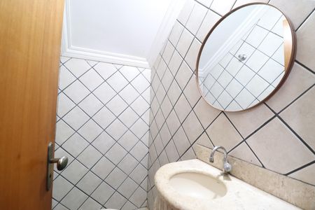 Casa para alugar com 300m², 4 quartos e 2 vagasLavabo