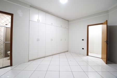Casa para alugar com 300m², 4 quartos e 2 vagasQuarto 2 - Suíte
