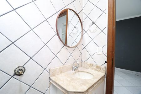 Casa para alugar com 300m², 4 quartos e 2 vagasBanheiro do Quarto 2