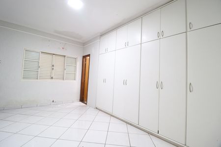 Casa para alugar com 300m², 4 quartos e 2 vagasQuarto 2 - Suíte