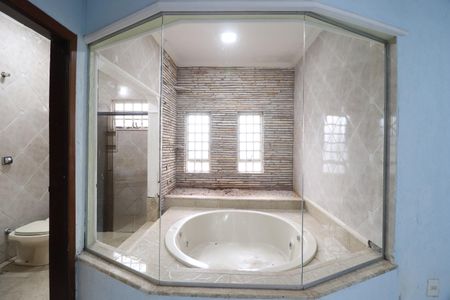 Casa para alugar com 300m², 4 quartos e 2 vagasBanheiro do Quarto 1