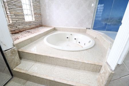 Casa para alugar com 300m², 4 quartos e 2 vagasBanheiro do Quarto 1