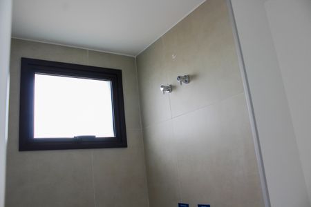 Apartamento à venda com 184m², 3 quartos e 2 vagasBanheiro Quarto 2