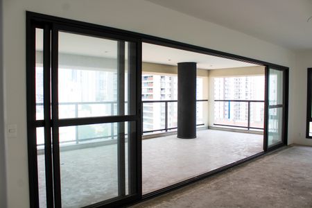 Apartamento à venda com 184m², 3 quartos e 2 vagasVaranda