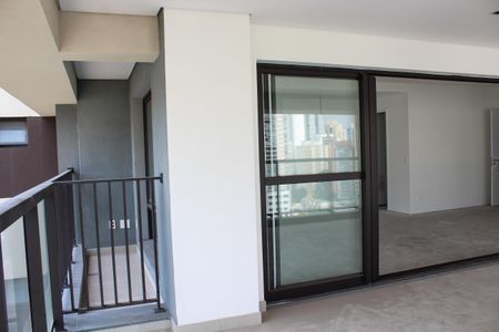 Apartamento à venda com 184m², 3 quartos e 2 vagasVaranda - Área de Manutenção do Ar-Condicionado